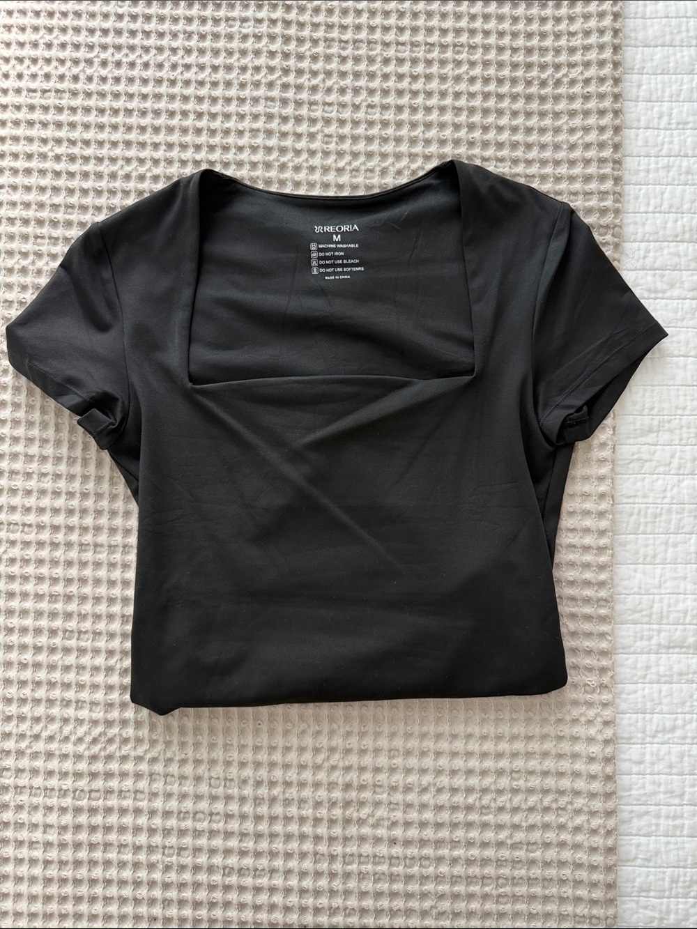 ReoRia Black Square-Neck Short Sleeve Top